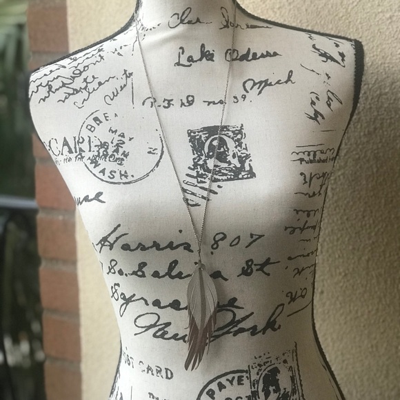 Leather Boho Feather Necklace - Picture 3 of 9